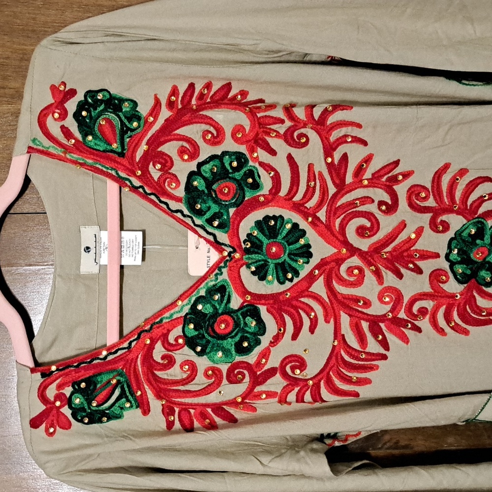 NWT Kaftan from India - Picture 2 of 13